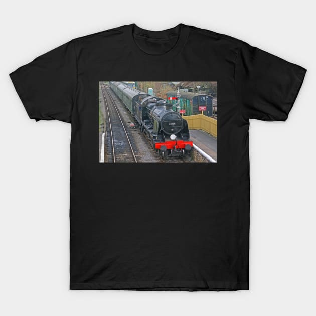 U Class, Corfe Castle, March 2024 T-Shirt by RedHillDigital